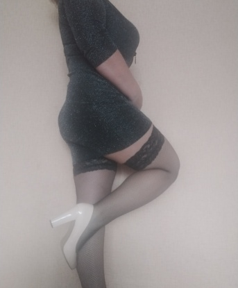 Огненная брюнетка с шаловливыми глазками и шикарной грудью приглашает в гости для утонченного удовольствия. Не упусти шанс стать моим ковбоем! 5979, 43 года